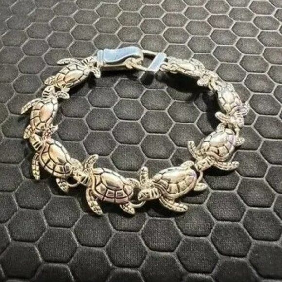 Turtle Bracelet 13-18K White Gold Plated - Picture 1 of 1